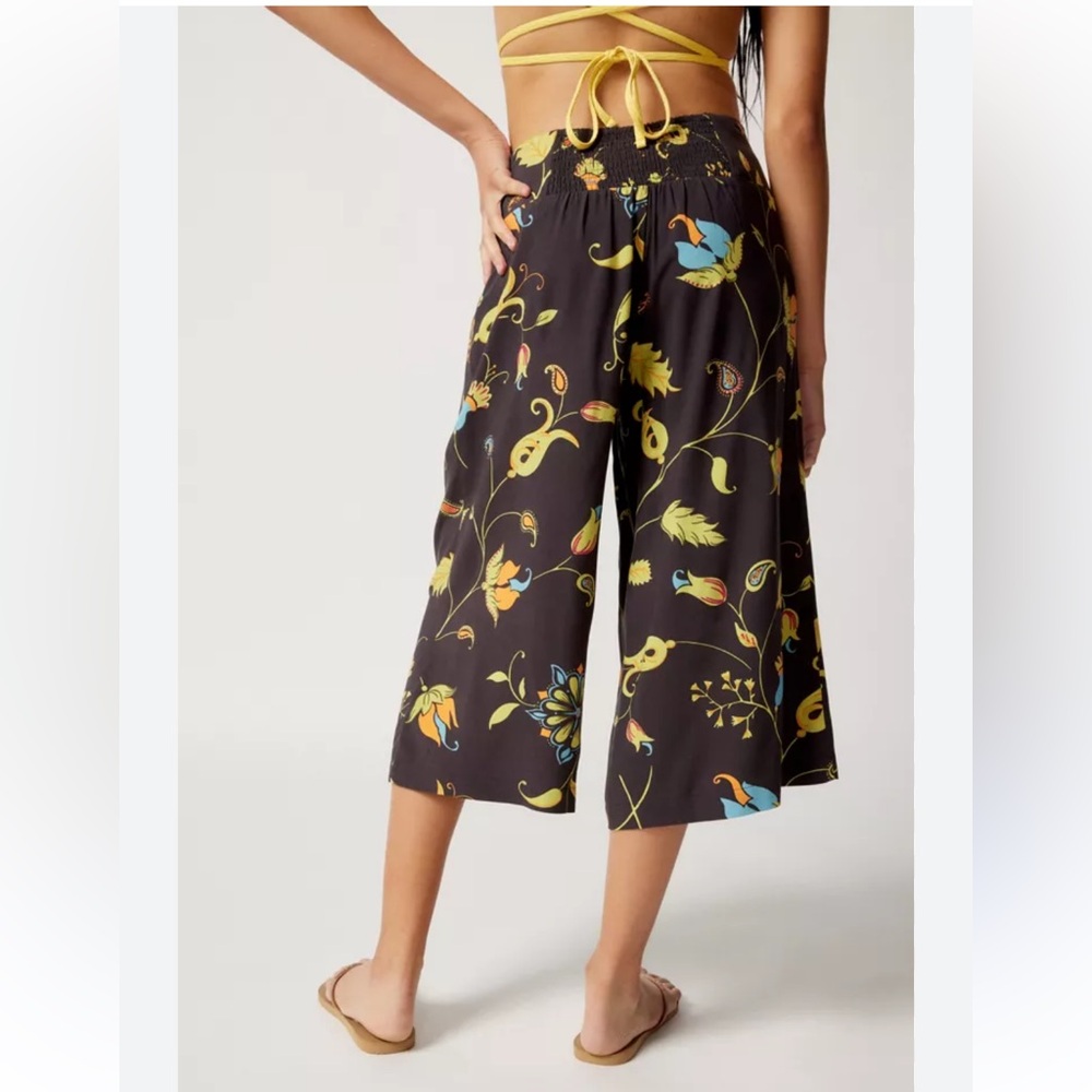 Urban Outfitters Culottes Pant. Size medium
